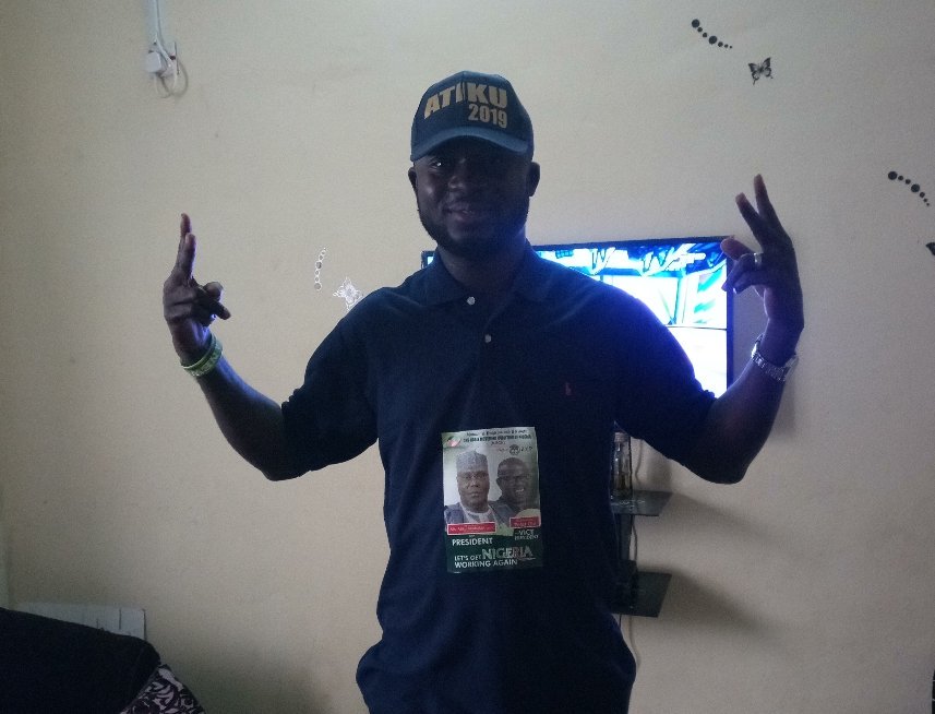 SAsekome's tweet photo. #TBT2018

If no be for God, Tinubu, and APC, my life for don spoil finish😭 https://t.co/O7Xk6edL28