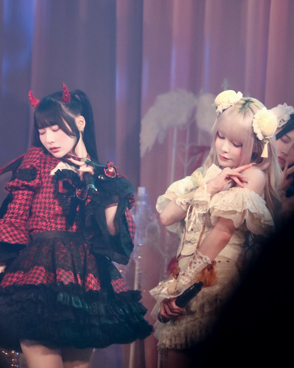 avamhasekai_'s tweet photo. 『 逃げ水あむ×月深乃絢 』 https://t.co/klnxZJUbpe