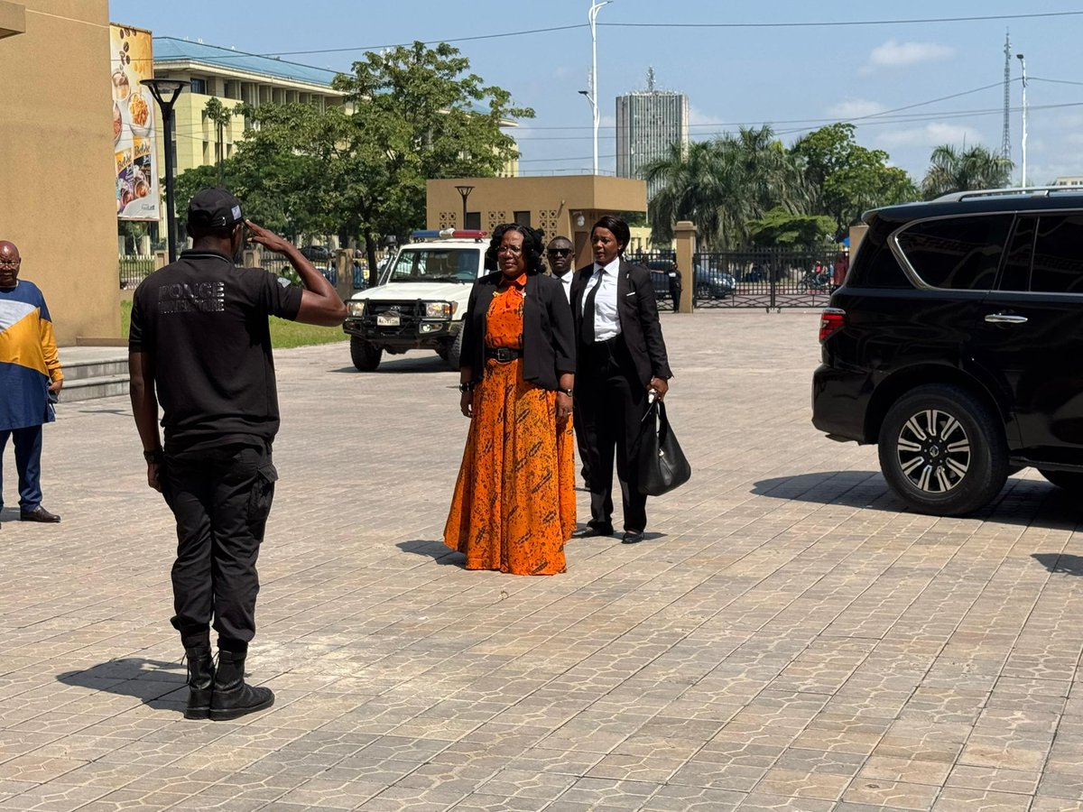 INFO/ ESURSI : La Ministre Marie-Thérèse Sombo ouvre les travaux sur la gestion des données de la recherche et de l’innovation en RDC

L’Institut national des arts a accueilli, ce lundi 16 février, une importante activité scientifique présidée par la Professeure Dr Marie‑Thérèse