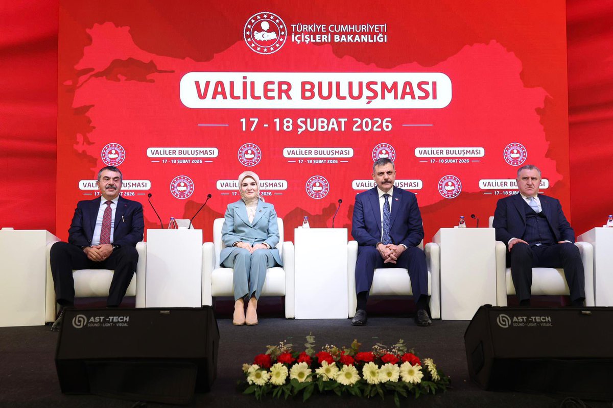 İçişleri Bakanımız Sayın <a href="/miamustafacftci/">Mustafa ÇİFTÇİ</a> başkanlığında düzenlenen Valiler Buluşması’na katılım sağladık.

"Valiler Buluşması"nın ilk günkü oturumunda Cumhurbaşkanı Yardımcımız Sayın Cevdet Yılmaz, İçişleri Bakanımız Sayın Mustafa Çiftçi, Aile ve Sosyal Hizmetler Bakanımız Sayın