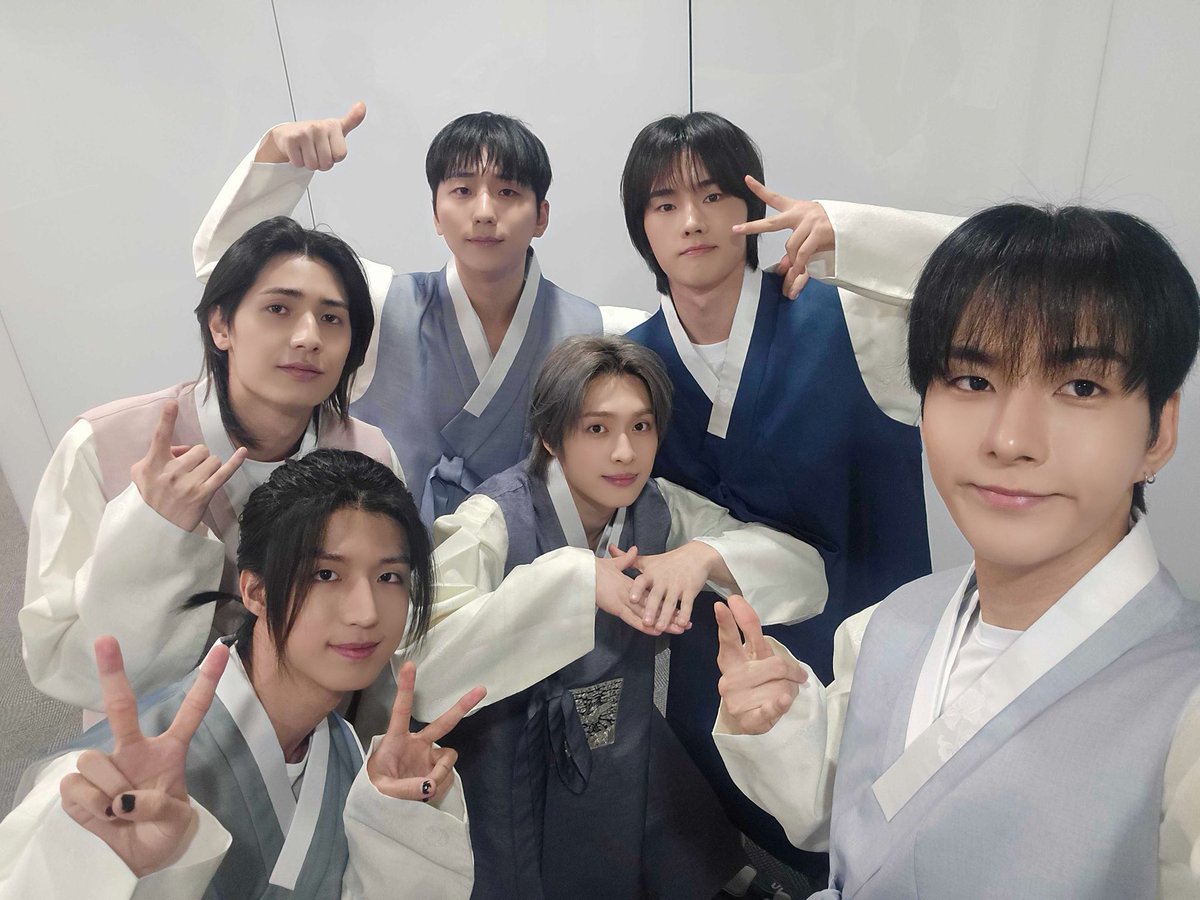 Xdinary Heroes tweet media