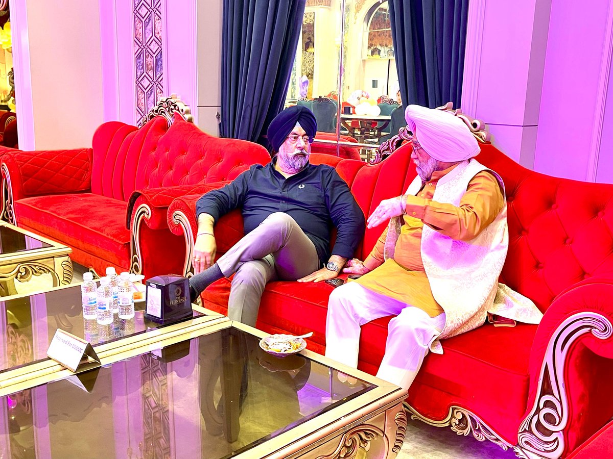 hskalka's tweet image. Happy 1st Birthday, Ishnoor. 

Heartiest congratulations to S. Gurdev Singh ji, S. Jasmeet Singh ji, and the entire family on little Ishnoor turning one today!
May Waheguru bless her with a life full of happiness, good health, and endless smiles.

#HappyBirthday #LittleOnes