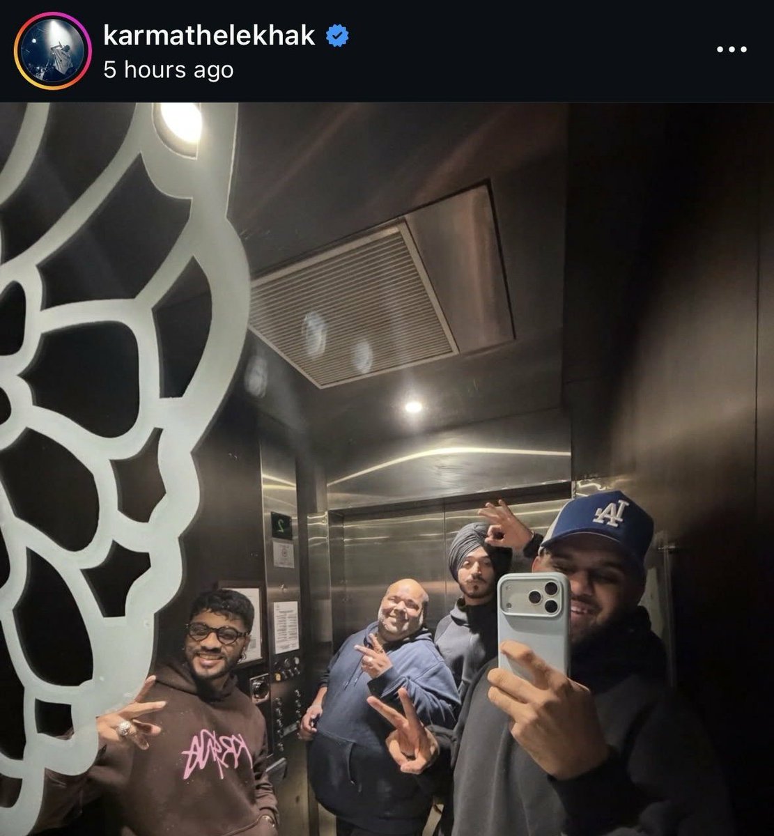 rap_in_blood's tweet photo. what an insecure clowns 🤡 https://t.co/xKN9egIV6X
