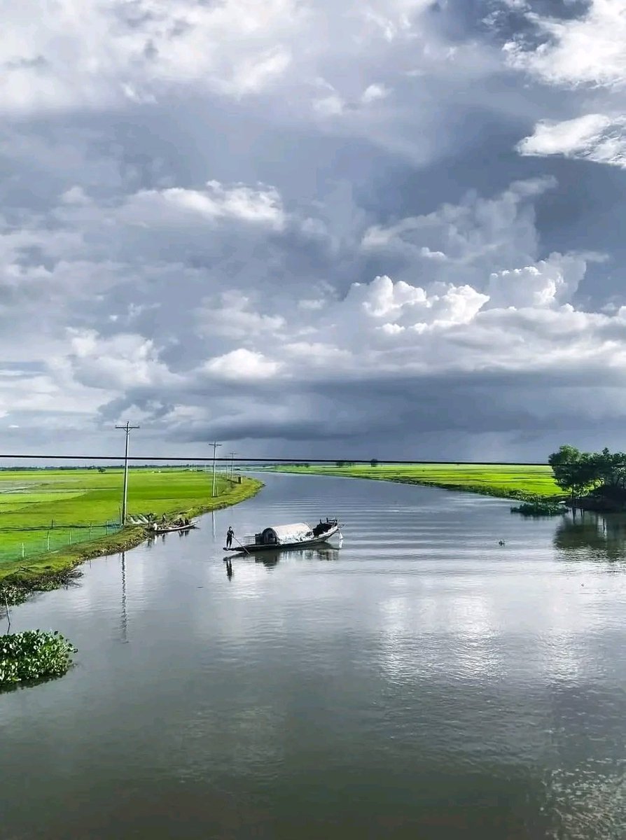 Gramergolpo's tweet photo. আবার আসিব ফিরে ধানসিড়িটির তীরে—এই বাংলায়।
---জীবনানন্দ দাশ https://t.co/w803nBv3M9
