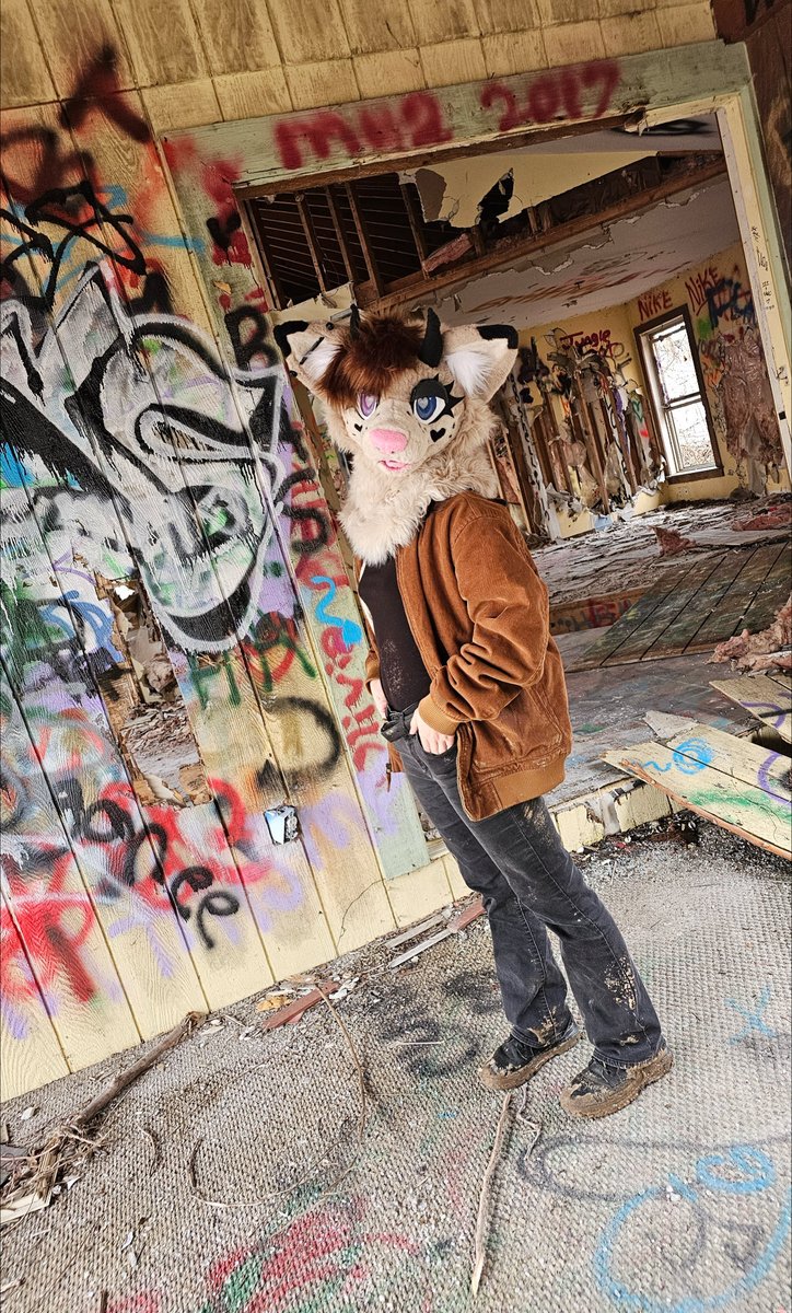 Asterfluffs tweet media