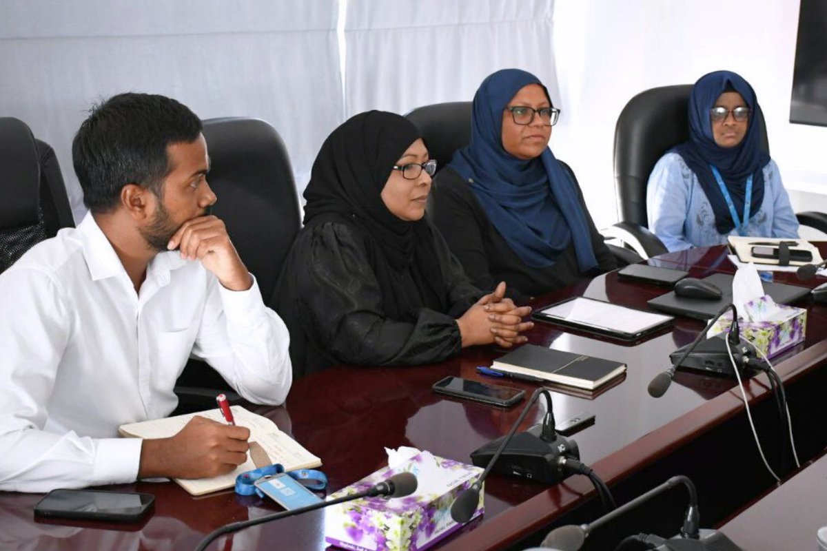 npmmaldives's tweet photo. އެން.ޕީ.އެމް އިން ދީފައިވާ ލަފާއާއި އެ ލަފާ ތަންފީ��ުކުރުމުގައި ހުރި ގޮންޖެހުންތަކާ ގުޅޭގޮތުން މަޝްވަރާކުރުމަށް، މޯލްޑިވްސް ޕޮލިސް ސަރވިސްގެ އެދުމުގެ މަތިން އެން.ޕީ.އެމް އިން އެ މުއައްސަސާއާ ބައްދަލުކޮށްފައިވެއެވެ
#HRCM #NPM https://t.co/Z5vG7fbwu1