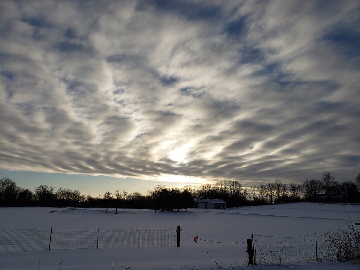 Ms. LuvyK tweet media