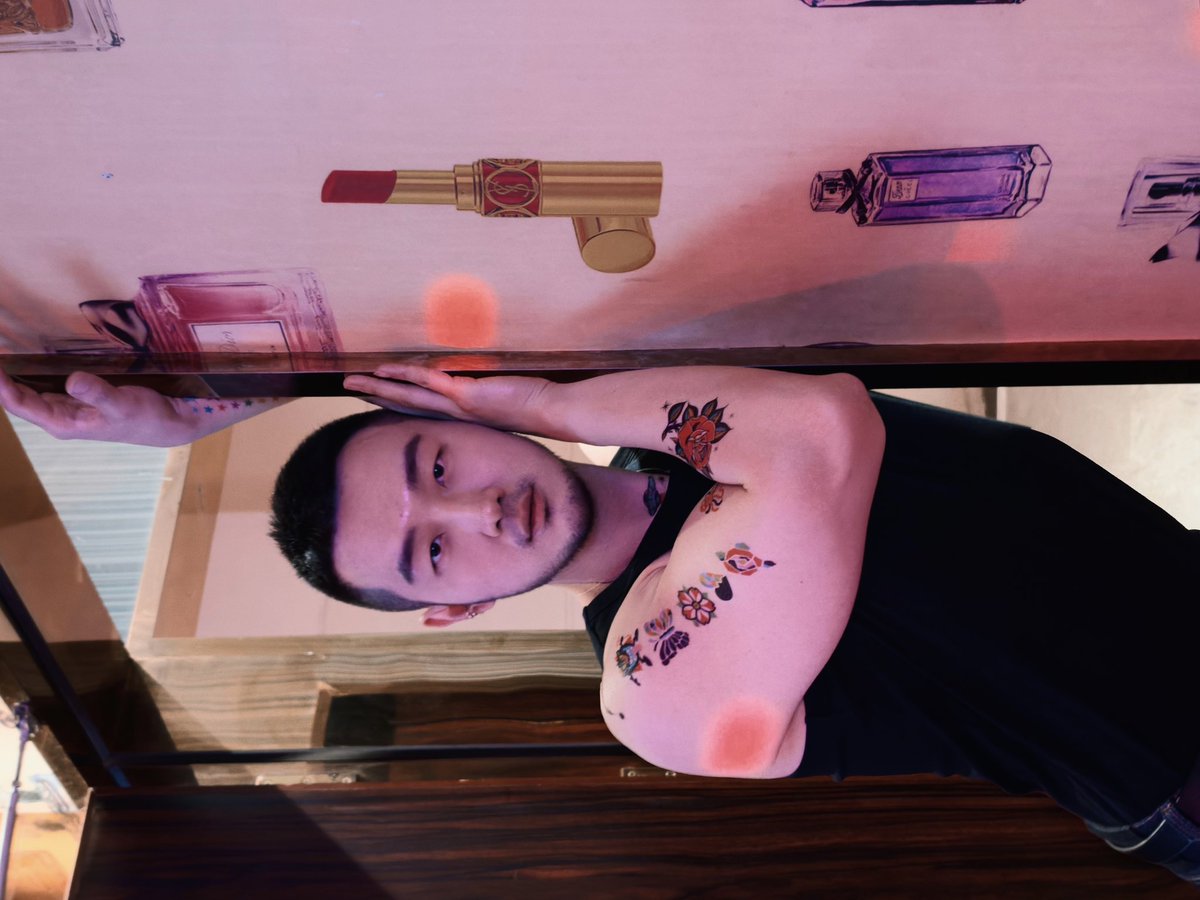 小伍的移动面包（搞笑版） tweet media