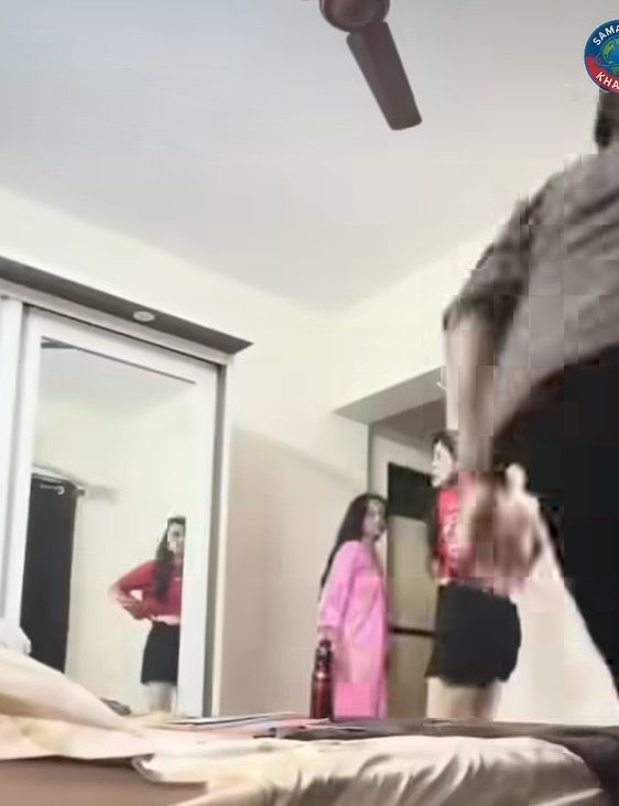 Late one night, a mother noticed the house was unusually quiet. Then she heard soft whispers coming from his daughter's room. Something didn't feel right.

She walked slowly down the hallway, heart pounding with a mix of worry and fear. Without knocking, she pushed the far open.