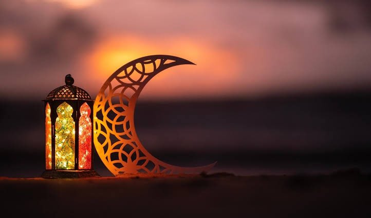 Abdul7akeem's tweet photo. عاجل:

 المحكمة العليا تعلن غداً الإربعاء أول أيام شهر رمضان المبارك
🌙. https://t.co/aZUGihMNkM