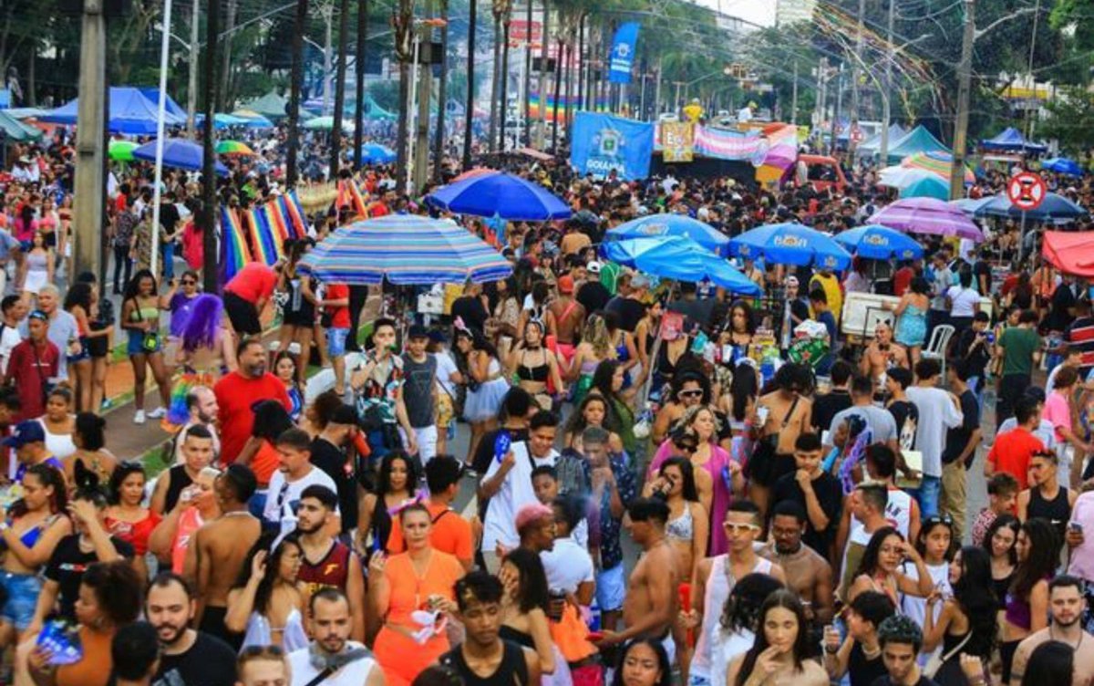 Retorno de foliões deve acontecer com chuva nas estradas em Goiás ⇒ glo.bo/wn3gylt #NoArNaCBN #CBNGoiania #cultura #carnaval #goiânia #chuva