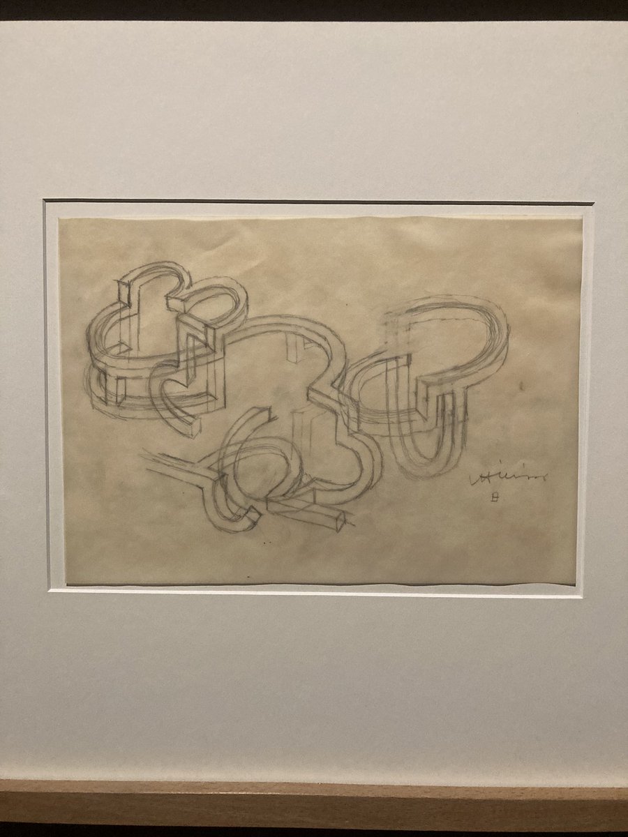 ‘Eduardo Chillida, soñar el espacio’. En #CondeDuque de Madrid hasta el 21/6, después de La Lonja de Zaragoza con <a href="/FundIbercaja/">Fundación Ibercaja</a> y antes de <a href="/termicacultural/">La Térmica Cultural</a> de Ponferrada y el
<a href="/MNATTGN/">MNAT</a> de Tarragona. Esculturas y, sobre todo, obra en papel: dibujos, gravitaciones, collages.