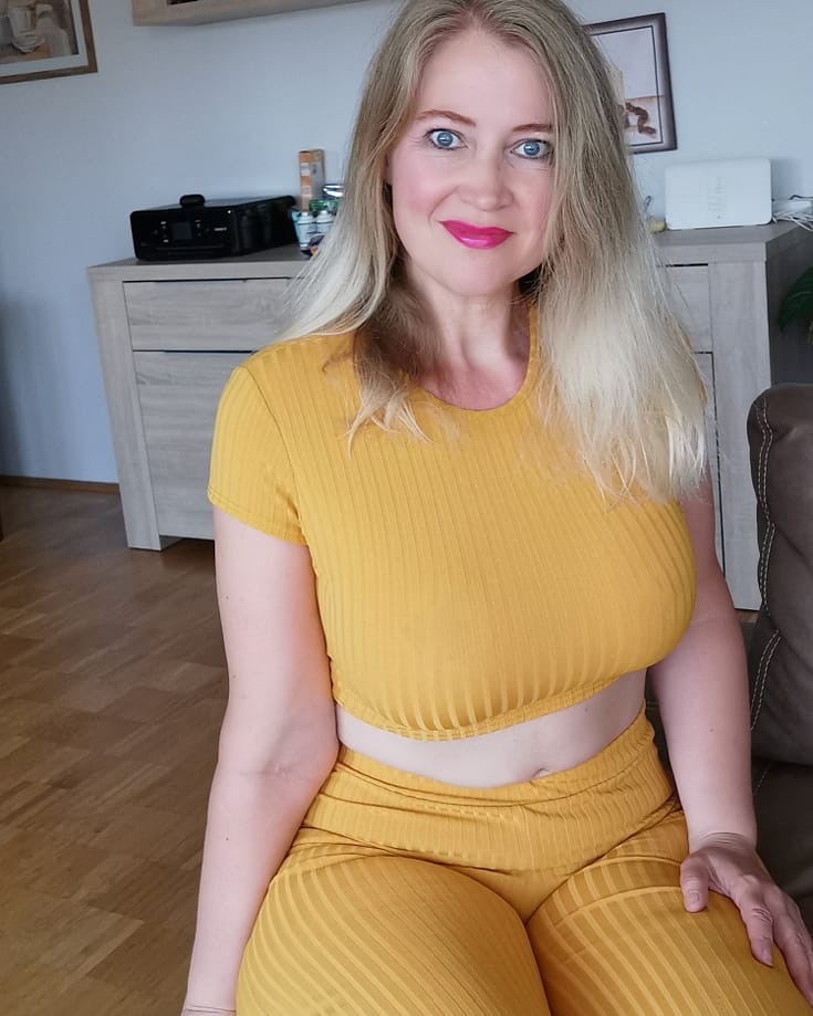 Amber Clarra tweet media