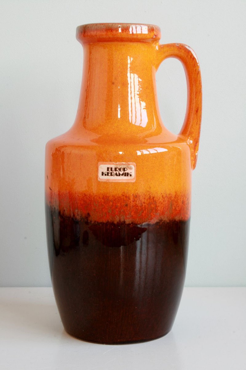 luusssso's tweet photo. Forever a fan of orange ceramics https://t.co/auEMUfYPNY