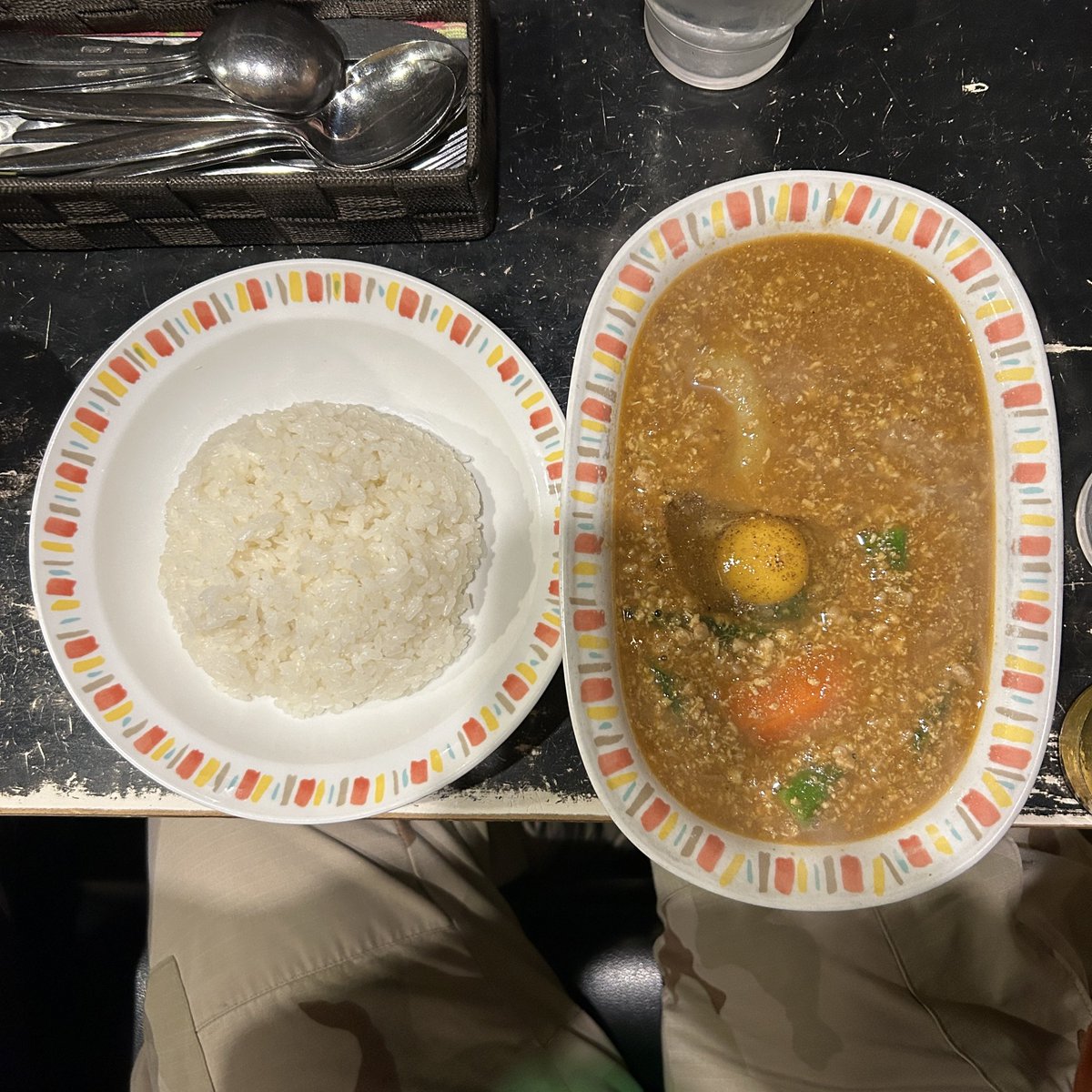 okiteporsche's tweet photo. 札幌西11丁目村上カレー店プルプルナット・挽き肉ベジタブル25番生卵。食べたすぎて夢にまで見たプルプルの納豆スープカレー数年ぶり。納豆オクラなめたけネバネバをカレーのスパイスが全てその旨みの源として吸収，鶏挽き肉にジャガイモにんじんシンプルイズベスト構成！カレーの天才村上さんと！ https://t.co/57vHiYHwZQ