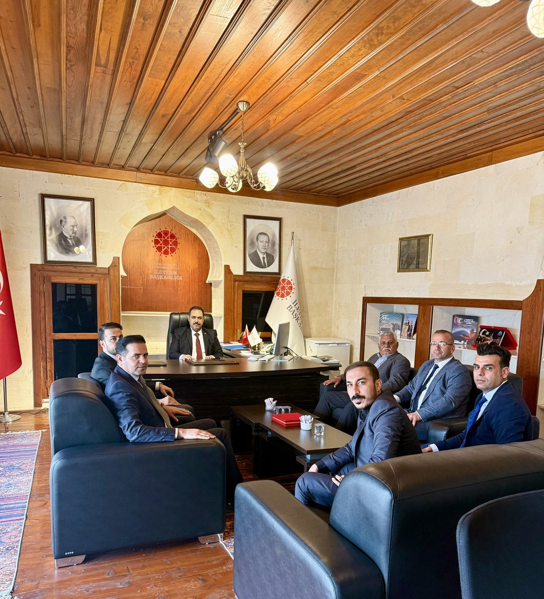 Genel Başkanımız <a href="/sedat_akdag63/">Sedat AKDAG</a> Bşk Yrd <a href="/AdnanAksoyyy/">Adnan Aksoy 🇹🇷</a> yönetimimizle birlikte, Cumhurbaşkanlığı İletişim Başkanlığı Şanlıurfa Bölge Müdürlüğü görevine Atanan Hasan Bilici’ye hayırlı olsun ziyaretinde bulunduk.
Nazik ev sahipliği için teşekkür eder, yeni görevinde başarılar dileriz