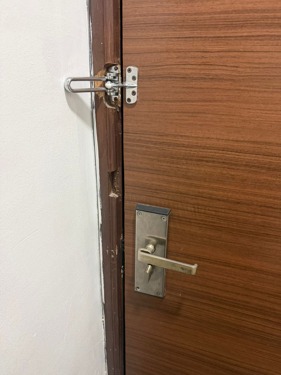 SURYAPR62370927's tweet photo. No traveler should face this kind of situation.
#Agoda #Langkawi #CustomerServiceFail #TravelIssues #RefundRequest
@agoda @bookingcom @BookingHoldings https://t.co/OZoOWpx8GC