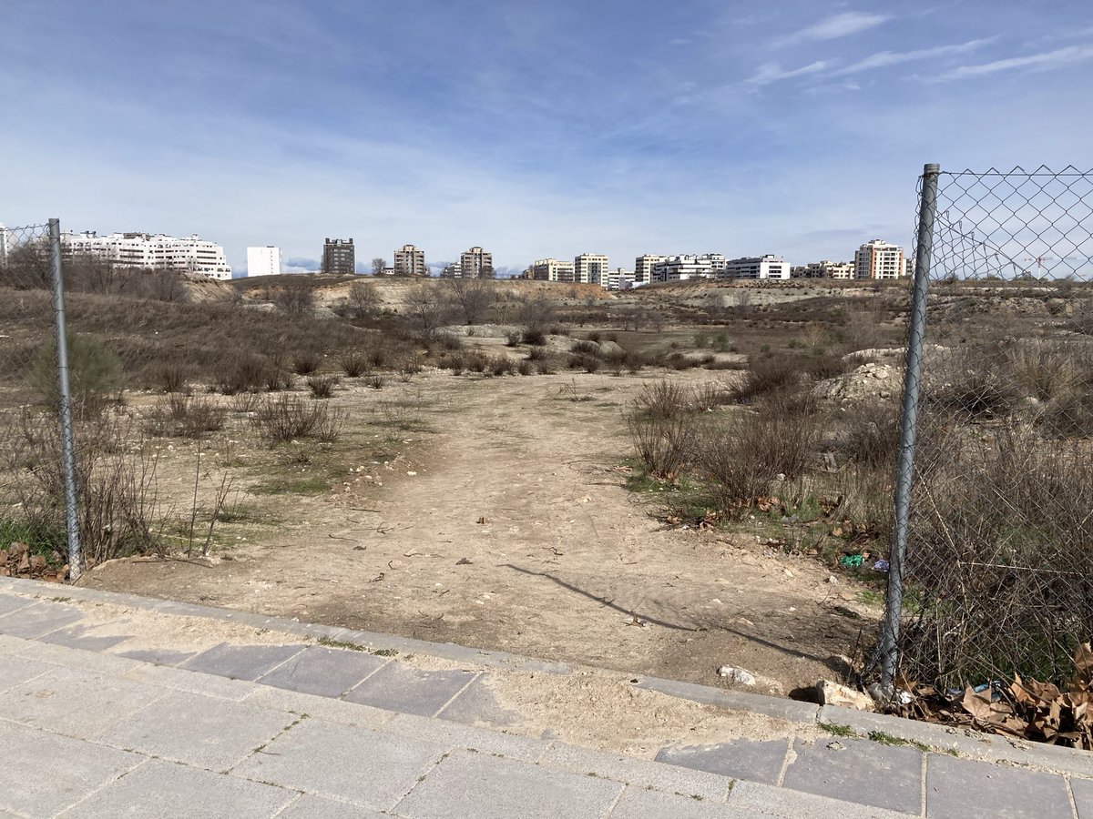 20 años después de su aprobación inicial en el año 2006 el Gran Parque Central de #ElCañaveral, icono y símbolo del barrio, abre sus puertas para uso y disfrute de todos los vecinos.

😒

#enotoñosaludos