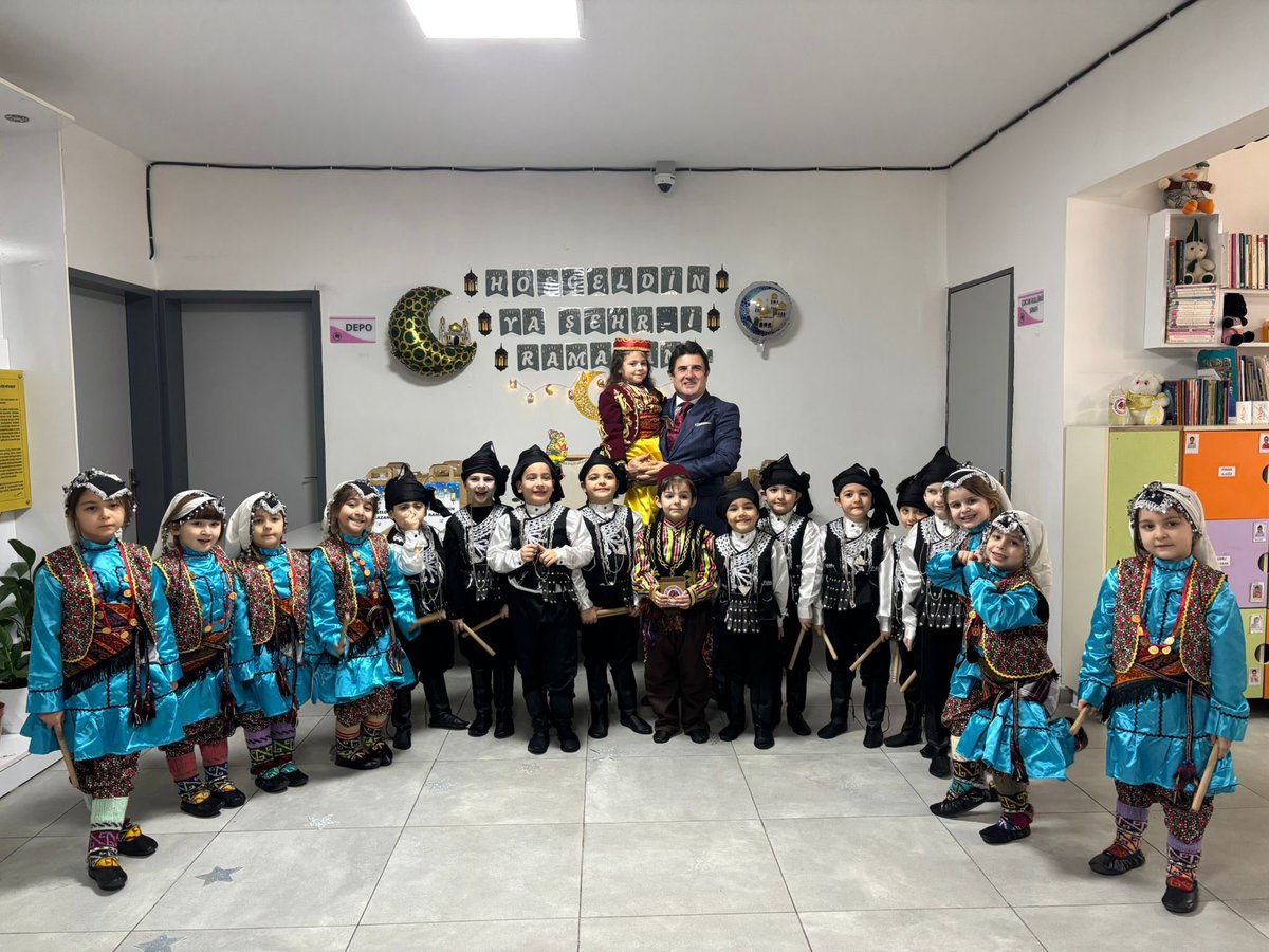 AnaokuluVedat's tweet photo. İl Millî Eğitim Müdürü Dr. Aziz YENİYOL okulumuzu ziyaret etti. Ziyaretlerine
İlçe Millî Eğitim Müdürü Fahri KIRMIZI ve İl Millî Eğitim Şube Müdürü Hakan ERAVCI eşlik etti. İdarecilerimiz ve öğretmenlerimizle mesleki tecrübelerini paylaştılar. Öğrencilerimizle bir araya geldiler. https://t.co/piroOAkS0k
