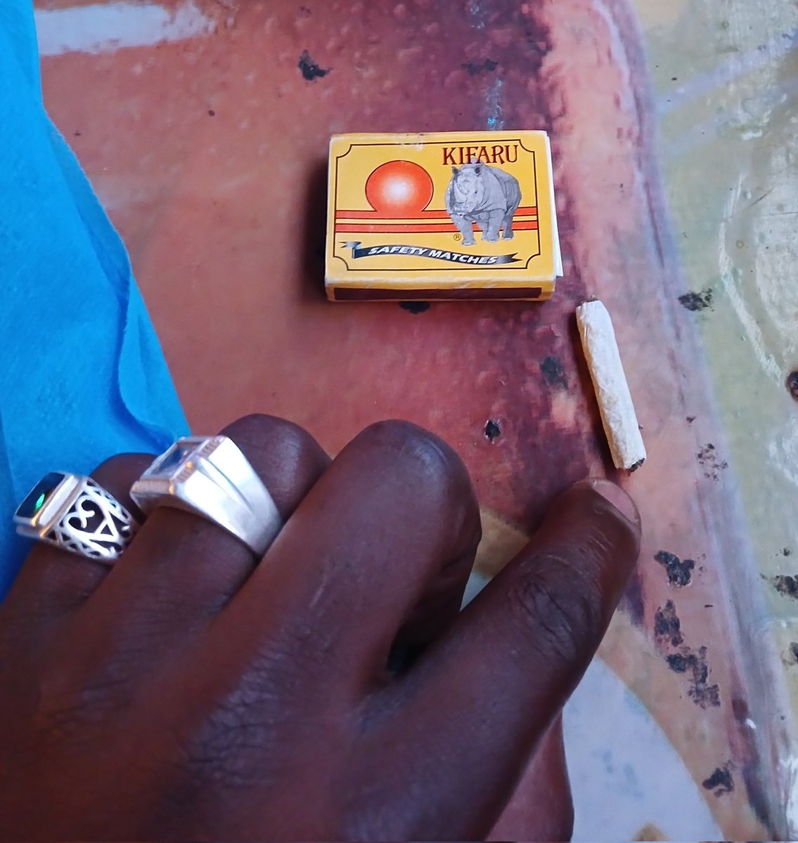 SponsorMstinji's tweet image. This.              Or            That 

???