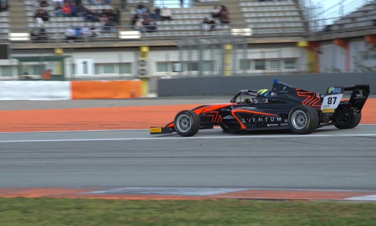 Motor_Esport's tweet photo. 🟡 Van Langendonck i Thomas Bearman protagonistes a València amb la Formula Winter Series   

➡️ La temporada 2026 celebrava aquest cap de setmana una nova ronda amb la disputa de tres curses al traçat valencià de Xest.

✍️ @aridxon 

https://t.co/dys1ceBsEN https://t.co/Ycf4iFPbI2