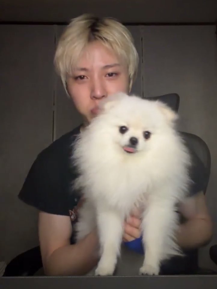 so junghwan so candy they both are so cute 😭