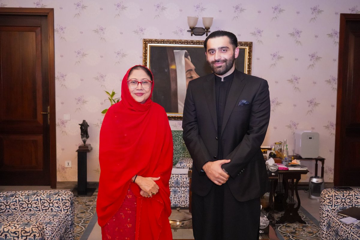 Young leader of the Pakistan Peoples Party, <a href="/rawalsharjeel/">Rawal Sharjeel Memon</a>  Memon, met with Faryal Talpur, President of the PPP’s Ladies Wing, in Karachi.
During the meeting, they exchanged views on party affairs, organizational matters, and public service initiatives.