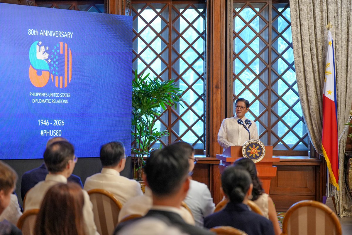 Together with <a href="/USEmbassyPH/">U.S. Embassy in the Philippines</a> and <a href="/usphilsociety/">US-Phil Society</a>, we presented the 80th 🇵🇭🇺🇸 anniversary logo to President <a href="/bongbongmarcos/">Bongbong Marcos</a> and First Lady Liza Araneta-Marcos last week. I look forward to more high-level engagements throughout the year to mark this important milestone (📷: <a href="/pcogovph/">Presidential Communications Office</a>)