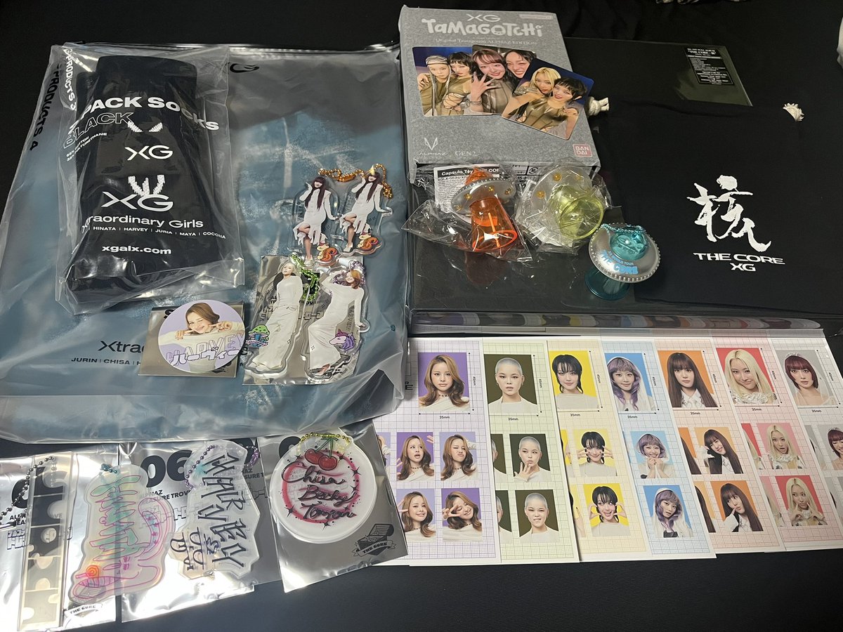 CucumberSamurai's tweet photo. XGツアー初参戦で爆買いしちゃった笑
証明写真メンバー全員分集まって良かったー✌️
瑛美ちゃんだけ全部揃った‼️
おヒナの05出なかったのが心残り😭 https://t.co/2VvbSDgJ5p