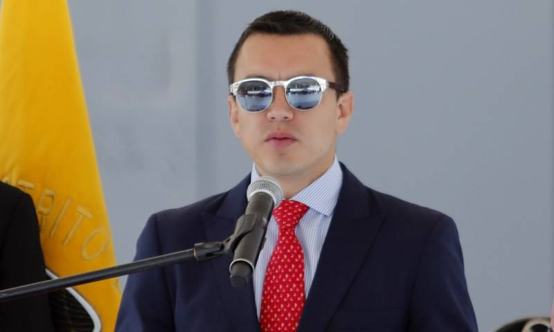 NOchchNO's tweet photo. La estrategia 3D:
Drogarse
Desvalijar Guayaquil
Desaparecer

Arrecho mi presi. https://t.co/maObMjeqRy