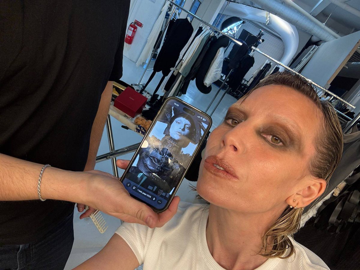 A diva Lykke Li em suas redes sociais. 

“Eu acho que é verdade, Lady Gaga”.