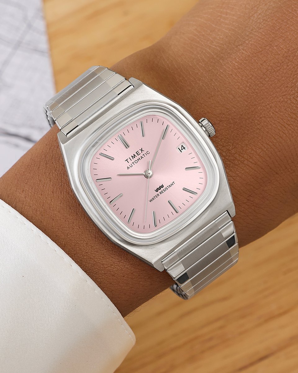 timex's tweet image. Our best-selling TV dial has a new channel of color, refreshed with ice blue and light pink dials.

Shop the Timex 1983 Automatic E Line: timex.com/products/timex…

#timex #reissue #newwatch #watchfam #analoglife