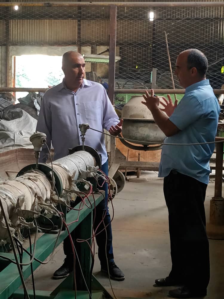 En la Empresa de Recuperación de Materias Primas de #LasTunas se buscan alternativas para incrementar producciones propias a partir del reciclaje, fundamentalmente con el plástico  #LasTunas #PorLasTunasLaVictoria #SíSePuede #PorUn26EnEl26