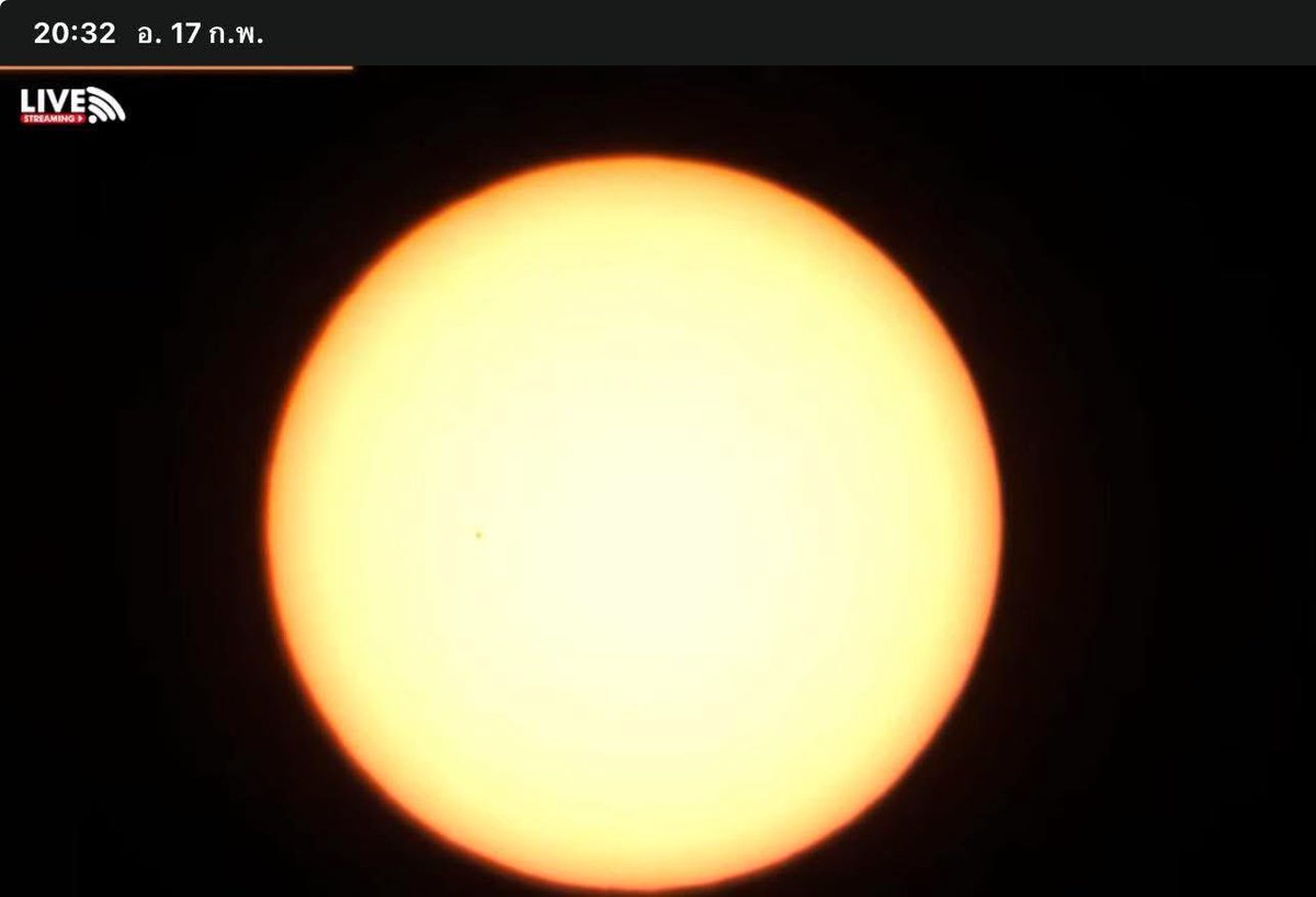 พลังงานของม้าไฟได้เริ่มต้นขึ้นแล้ว เวลคัมม an annular solar eclipse in Aquarius วงแหวนแห่งไฟในราศีกุมภ์ 💫

ช่วง 1-3 วันนี้ ถ้าใครรู้สึกอึดอัดกับมวลพลังงาน อย่าทิ้งการกราวด์ดิ้งน้า ควบคุมสนามพลังงานของตัวเองให้ดี มั่นสังเกตุสิ่งที่เปลื่ยนแปลงเล็ก ๆ ในตัวเอง