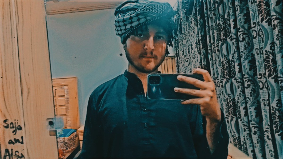 ادھورا ہی رہا میرا ہر سفر
کبھی راستے کھو گئے تو کبھی ہمسفر ......!!!