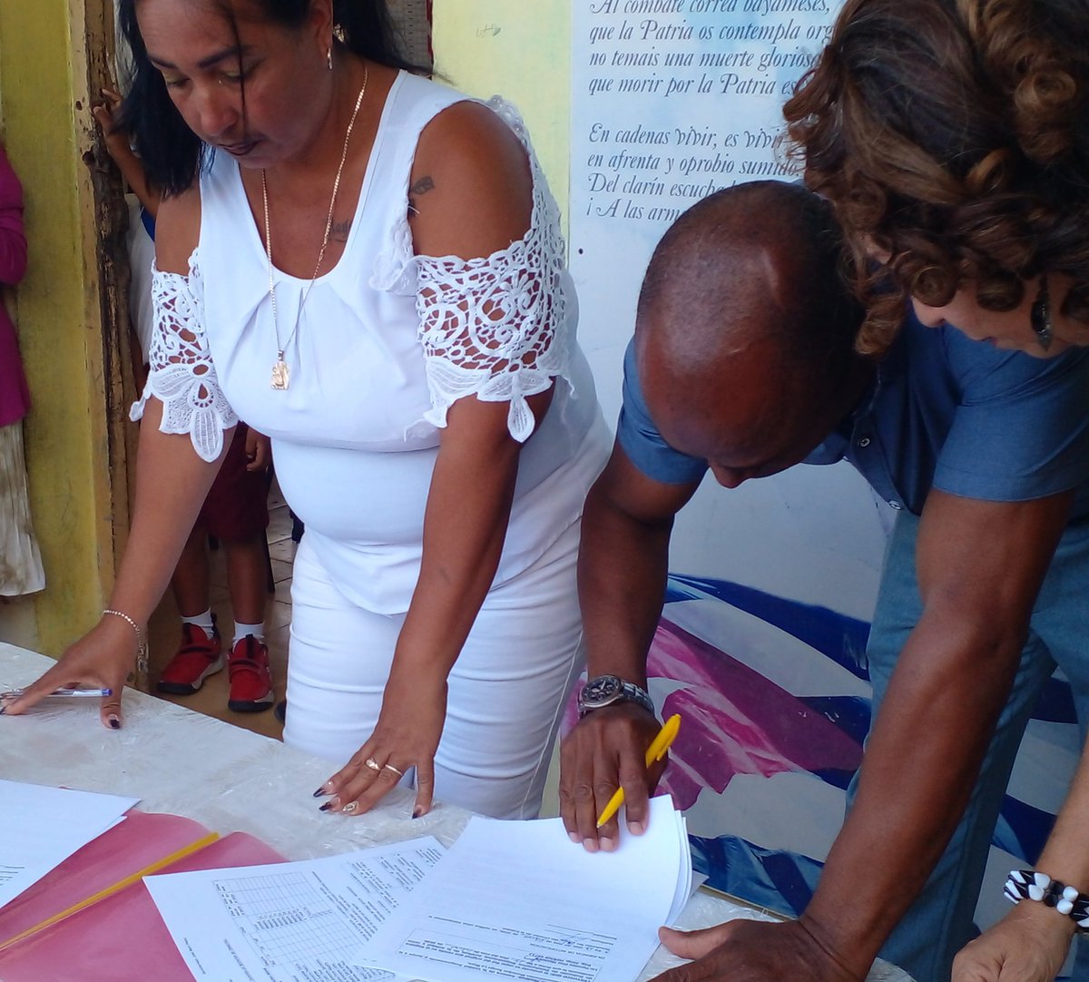 Despedimos a nuestro compañero de trabajo y amigo al ser designado al cumplir otras funciones, asumirá la Dirección del centro Malinallys Ibáñez quien con su buena preparación seguirá en alto el galardón de nuestra Institución <a href="/CubaMined/">MINED</a> <a href="/dpestgo/">DGE Santiago de Cuba</a> <a href="/GreciaDomngue12/">Comunicadora Songo La Maya</a> <a href="/GeovanisCampos/">Geovanis Martínez Campos</a>