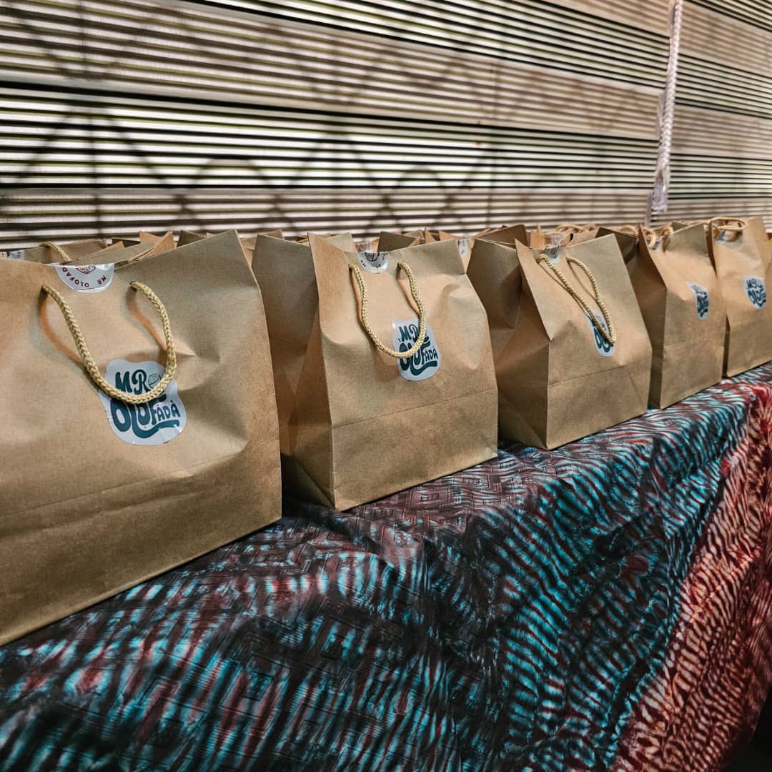 mrolofada's tweet photo. Got a team, a squad? Our lunch packs are ready to serve everyone. 

DM us for group or office orders.

#MrOlofada #ofadasauce #ofada #lagosfoodie #SurulereEats https://t.co/bxzvKNjVQR