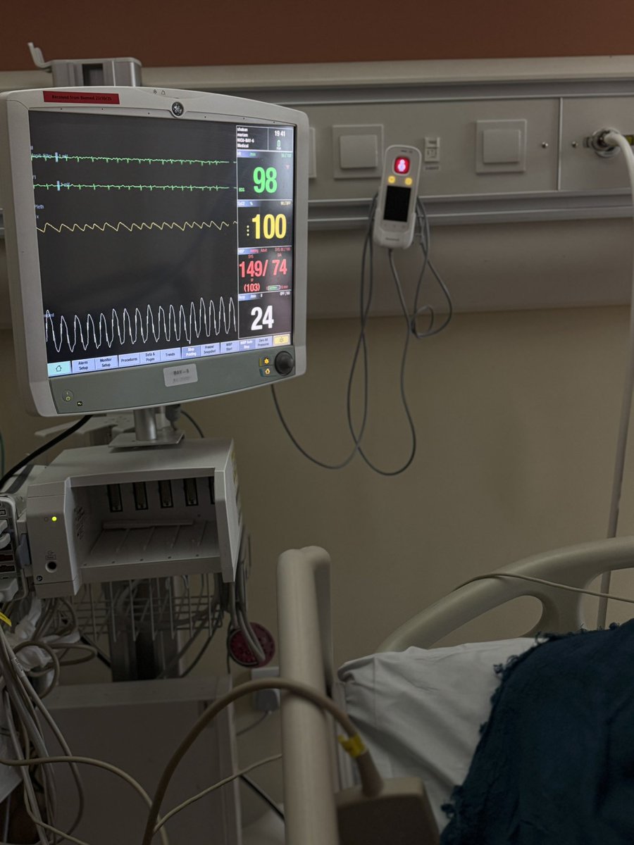 أمي الحبيبة استيقظي🥺!
هذا ثاني رمضان يمر و أنتِ ما زلتِ في العناية المركزة. عامان و قلبي يعتصر شوقاً لكِ، رمضان بدون صوتك و وجودك ليس كما كان ، لكن أملي بالله أكبر من خوفي. 

اللهم كما بلغتنا رمضان، بلغني برؤية أمي بيننا بصحة وعافية، واجمعني بها قريباً.

دعواتكم أصدقائي 🤲🏽😭💔