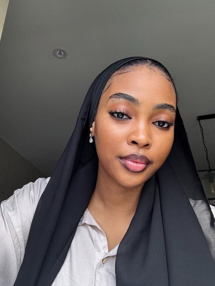 AquilaBuildmart's tweet image. Facts about light skinned girls? 😍