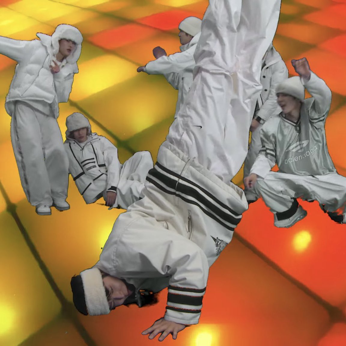 👓 (@dxlfxx) on Twitter photo 