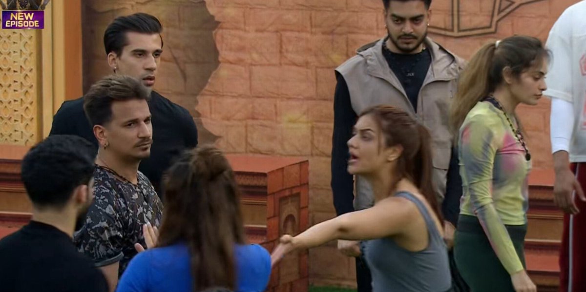 Arushi Chawla >>> Other Girls 💥

She is The STRONGEST female. That’s exactly why the insecurity is loud.🔥
#ArushiChawla #The50 #PrinceNarula