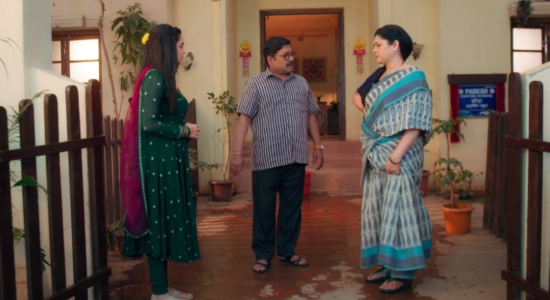 The main problem is neither Sailee nor fam understood the gravity of the situation..it's evident from these scenes &amp; dialogues tht they still tk Sachin for granted thinking he can be manipulated &amp; will be ok(brought bk)
Absolutely NO ONE understood how broken he is!
#UdneKiAasha