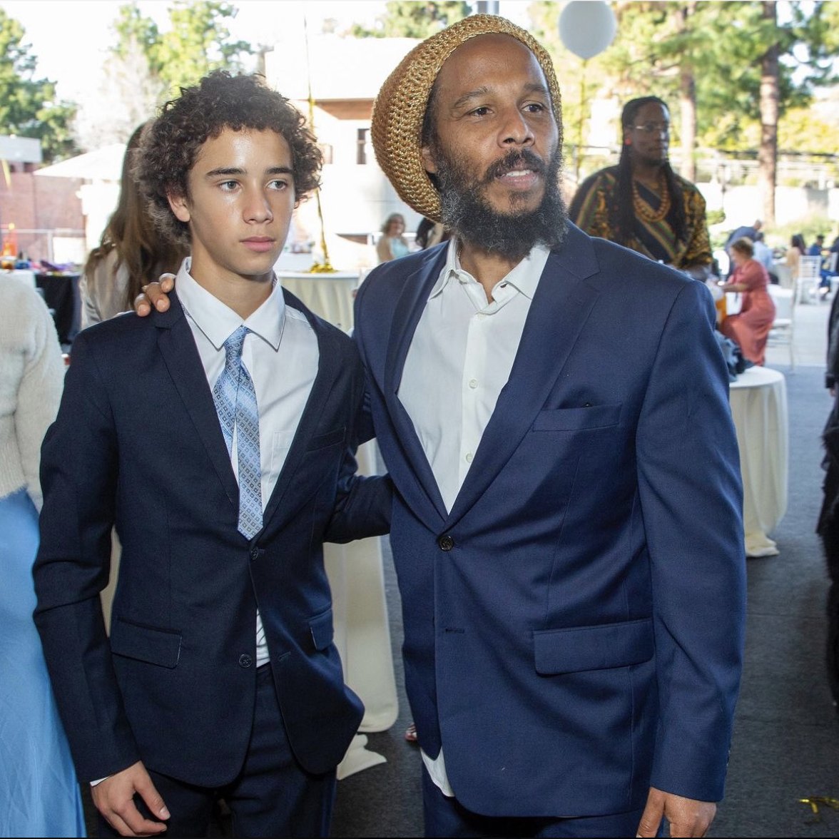 DahliaKurtz's tweet image. Bob Marley's grandson Abraham. Celebrating his Bar Mitzvah. In Israel. With Bob's son Ziggy by his side.

Nothing better than carrying on your family legacy.