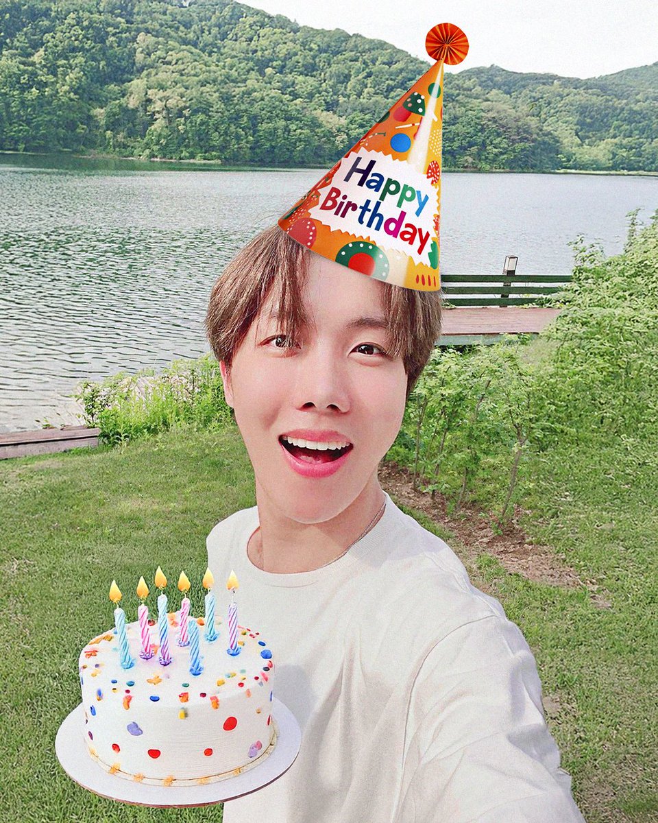 PrimeVideoMX's tweet image. ¡Feliz cumpleaños al dueño de mis quincenas! 😙❤️‍🔥

#HOBIDAY #HAPPYJHOPEDAY #BTS #jhope #AmazonPrimeMx #PrimeVideo