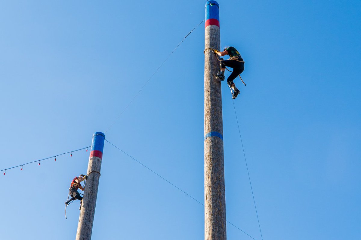 Paula Deen's Lumberjack Feud Supper Show tweet media