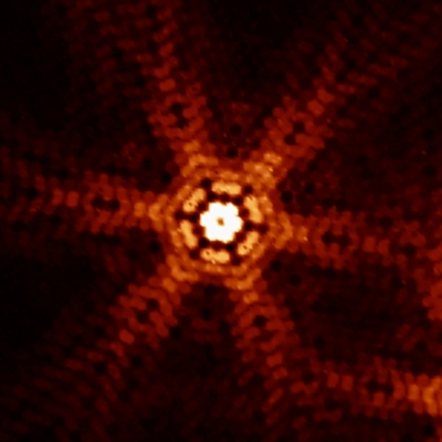 PhysRevX's tweet photo. Direct imaging of electron scattering from atomic defects in a single atomic layer of tin on Si(111) reveals a clear microscopic signature of chiral superconductivity — providing evidence for this exotic form of pairing in a 2D material.

Read the paper: https://t.co/5k6z0f2k12 https://t.co/P8axrYql6o