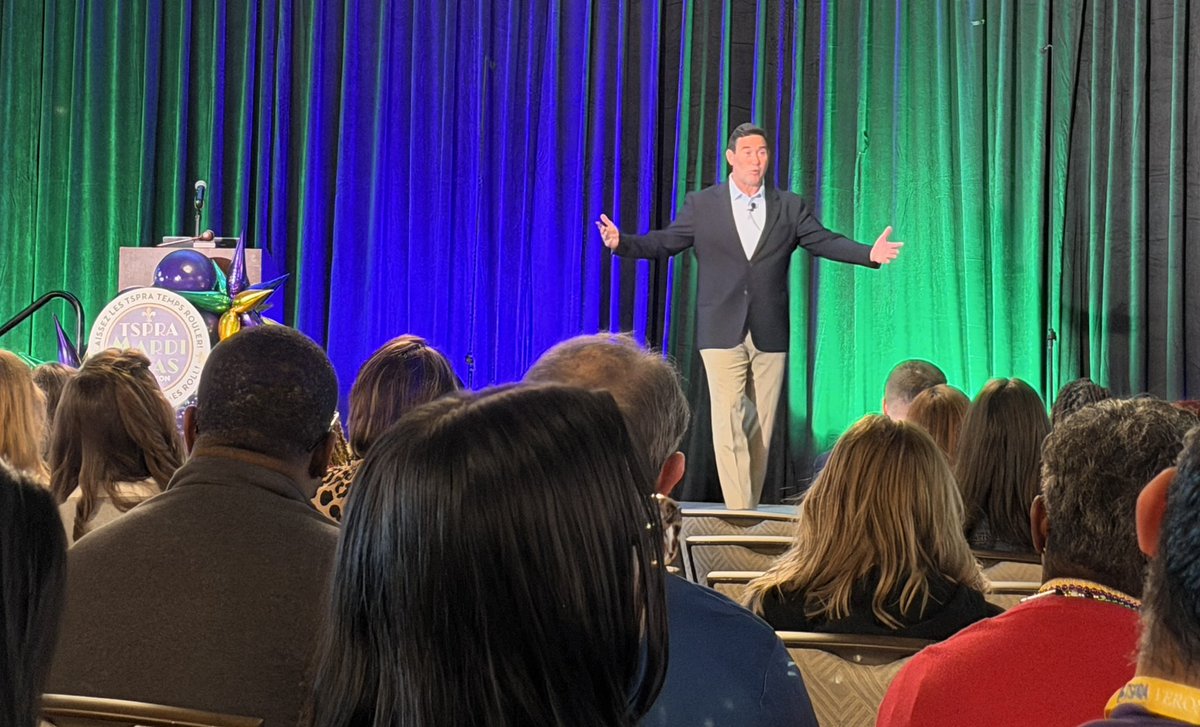 LoriMaugans's tweet image. Excited to hear from @JonGordon11 this morning at #TSPRA26! “Take walks of gratitude! You can’t be stressed and grateful at the same time!” #PowerOfPositivity #FocusOnTheGood