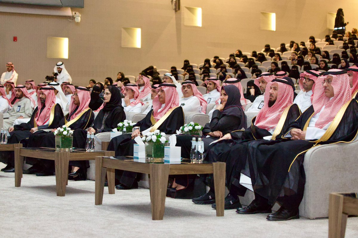 moe_gov_sa's tweet photo. #وزير_التعليم خلال إطلاق القيم المؤسسية: "التعليم" استثمار في الإنسان لصناعة جيل المستقبل.
https://t.co/M2BpoMALMW https://t.co/DEAXSUbQjK