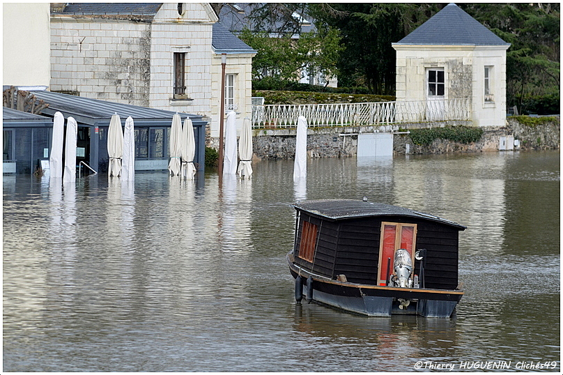 Cliches49's tweet photo. Suite - Bouchemaine sous les eaux...
#Bouchemaine #Angers #Inondations #MaineEtLoire #LaLoire #Crue #Anjou #Vigicrues https://t.co/sGiSONjIbV
