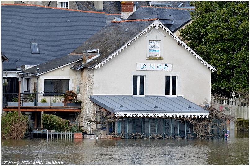 Cliches49's tweet photo. Suite - Bouchemaine sous les eaux... #Bouchemaine #Angers #Inondations #MaineEtLoire #LaLoire #Crue #Anjou #Vigicrues https://t.co/ESUHmanUDe